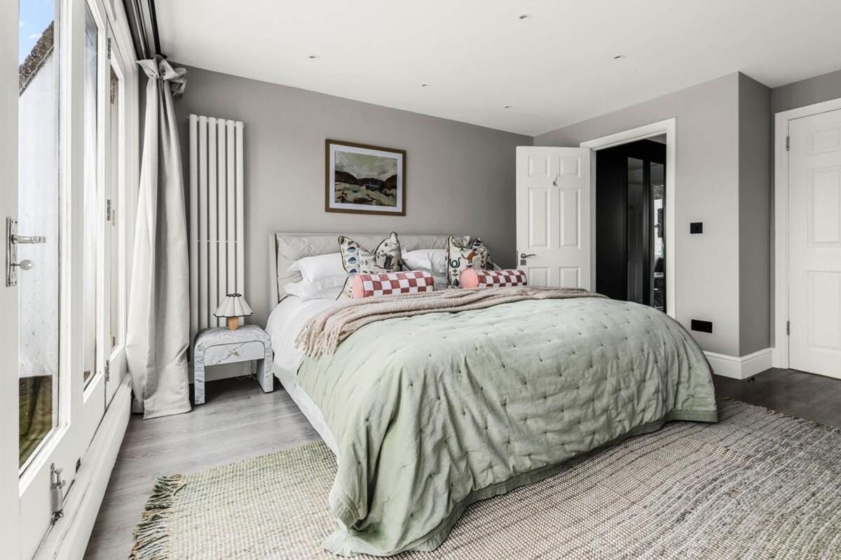 Apartment Elegant Townhouse Getaway *