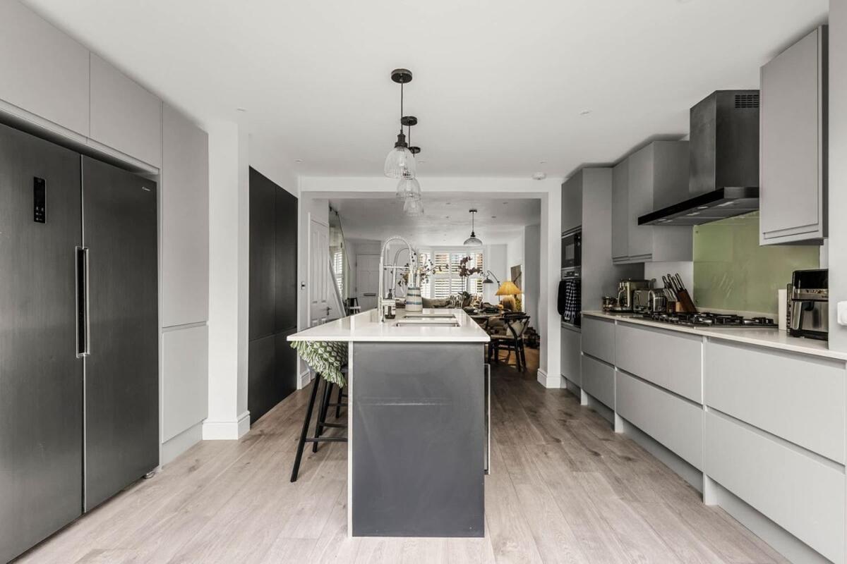 Elegant Townhouse Getaway * London