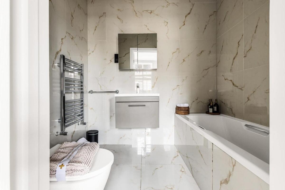 Elegant Townhouse Getaway Apartment London