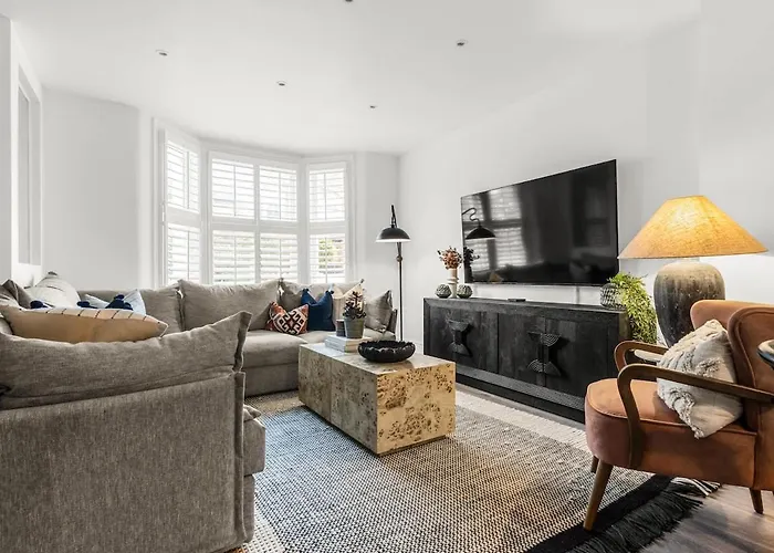 Elegant London Townhouse Getaway