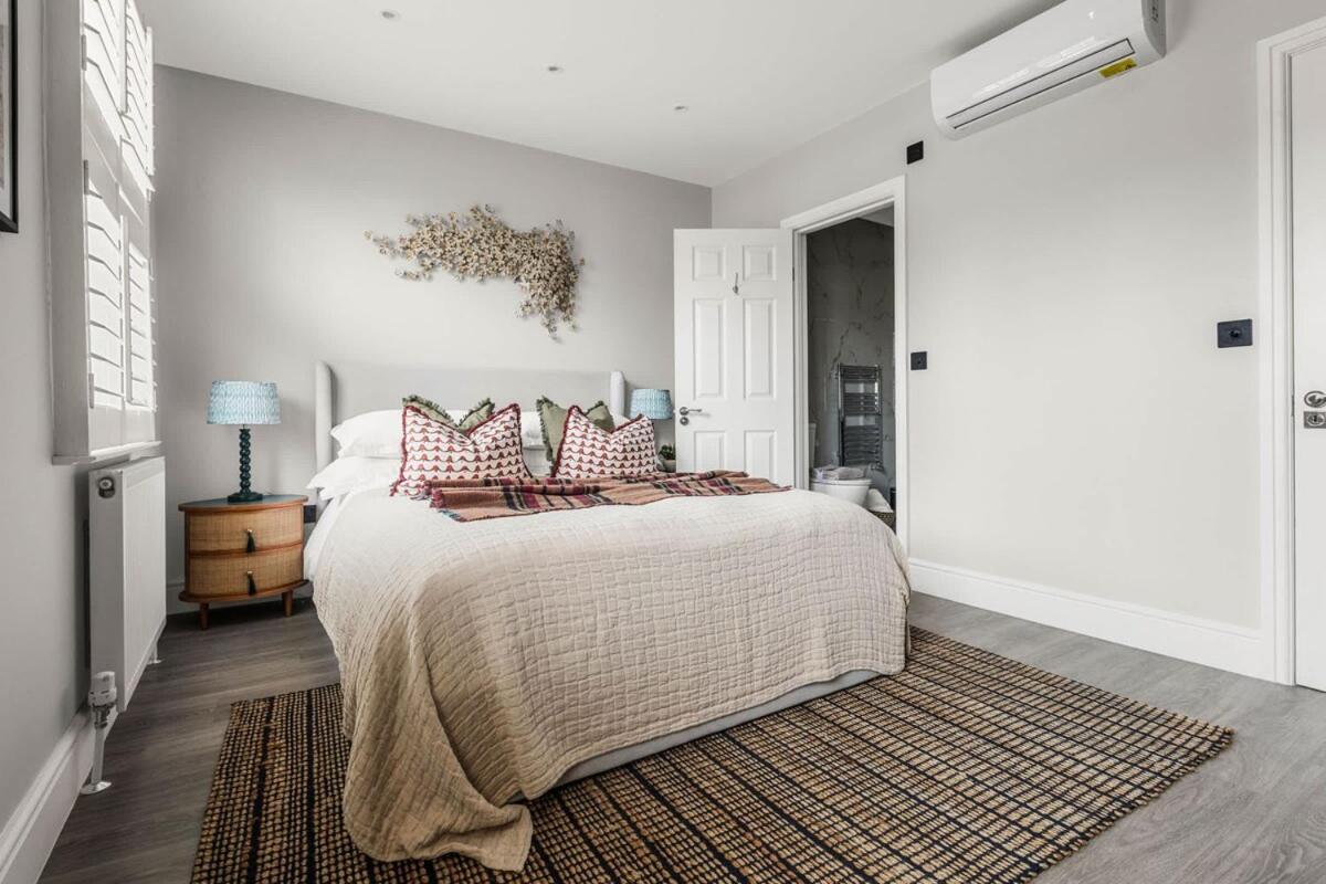 Apartment Elegant Townhouse Getaway *