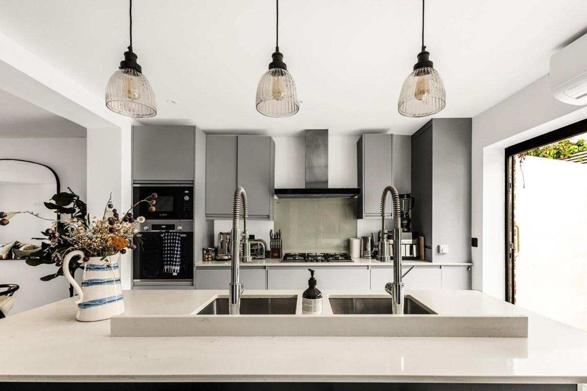 Apartment Elegant Townhouse Getaway London