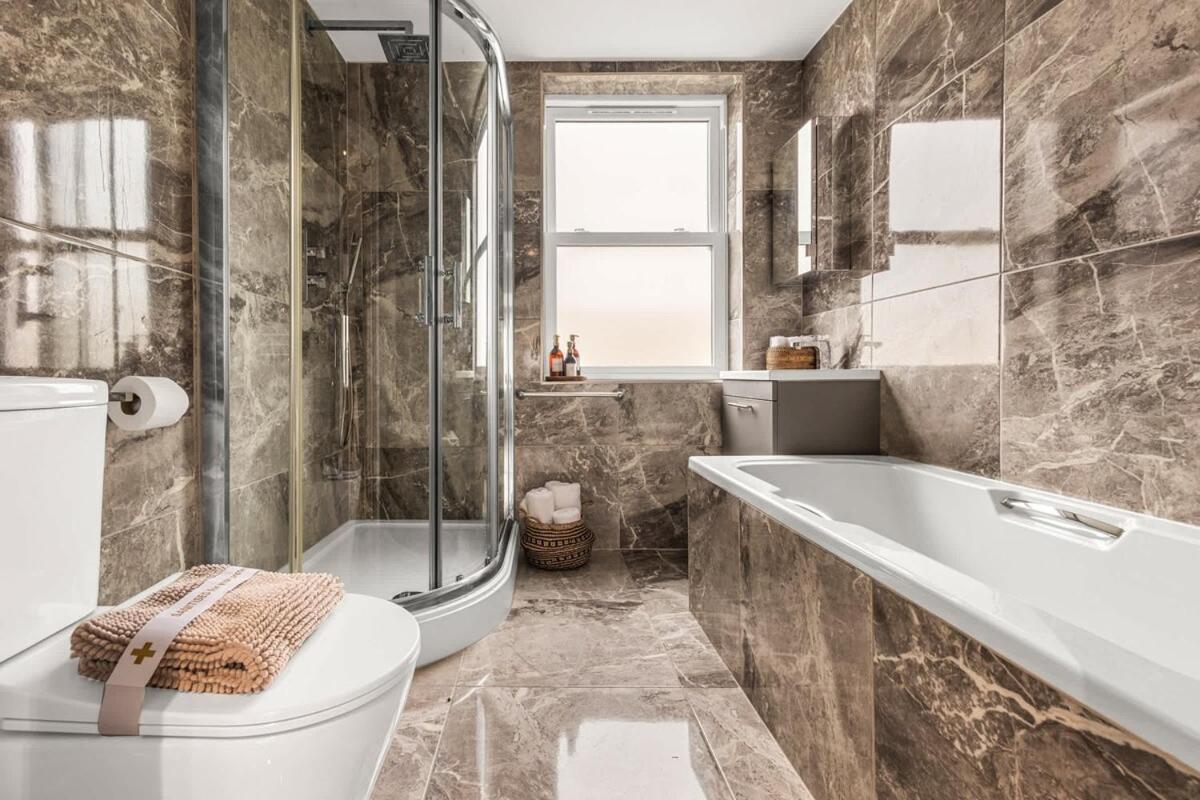 Elegant Townhouse Getaway Apartment
